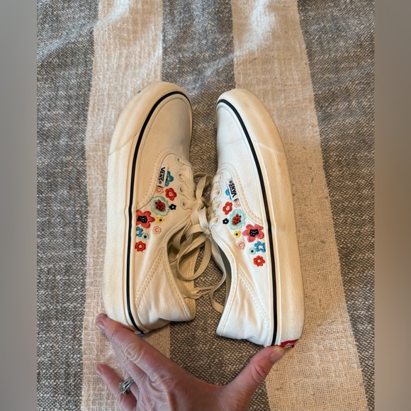 Womens SZ 7.5 VANS Authentic Vr3 Lace Up White Sneakers Groovy Floral - Picture 4 of 7